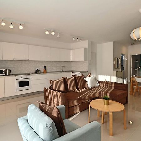 Caesar Beach Villas And Apartments Gastria Esterno foto