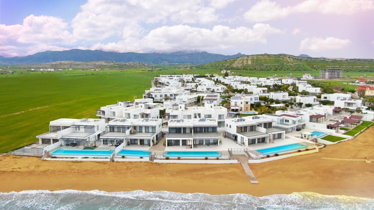 Caesar Beach Villas And Apartments Gastria Esterno foto