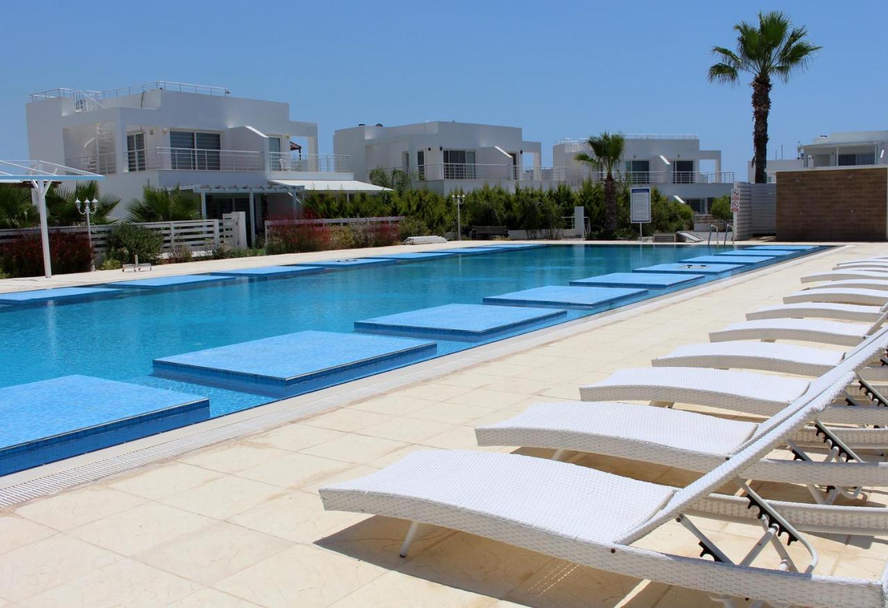 Caesar Beach Villas And Apartments Gastria Esterno foto