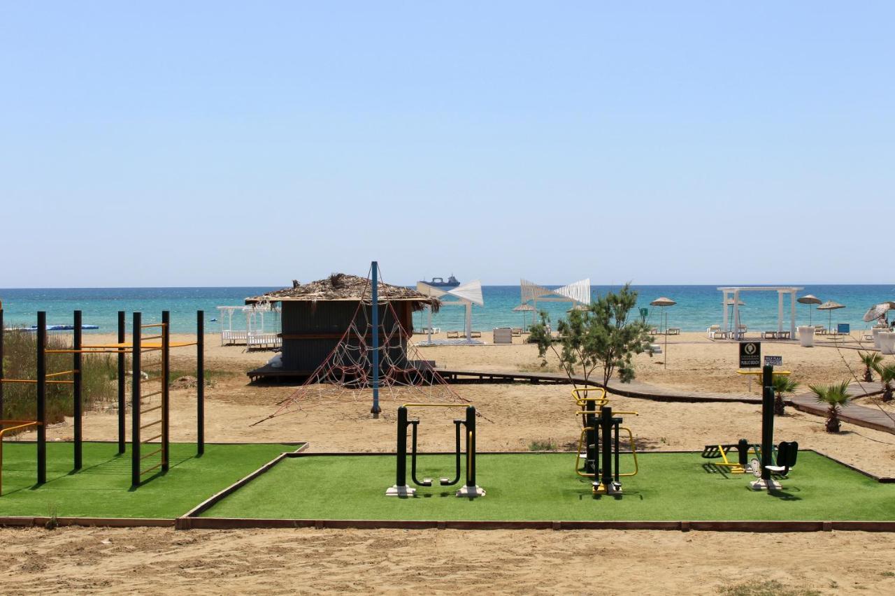 Caesar Beach Villas And Apartments Gastria Esterno foto