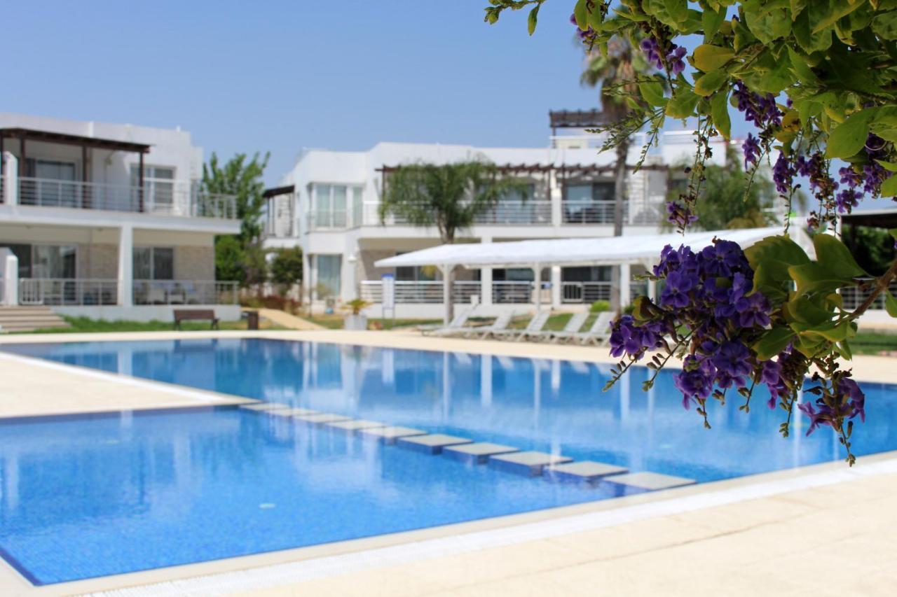 Caesar Beach Villas And Apartments Gastria Esterno foto
