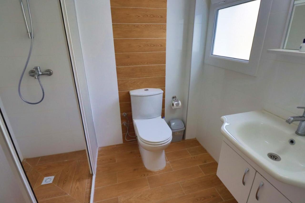 Caesar Beach Villas And Apartments Gastria Esterno foto