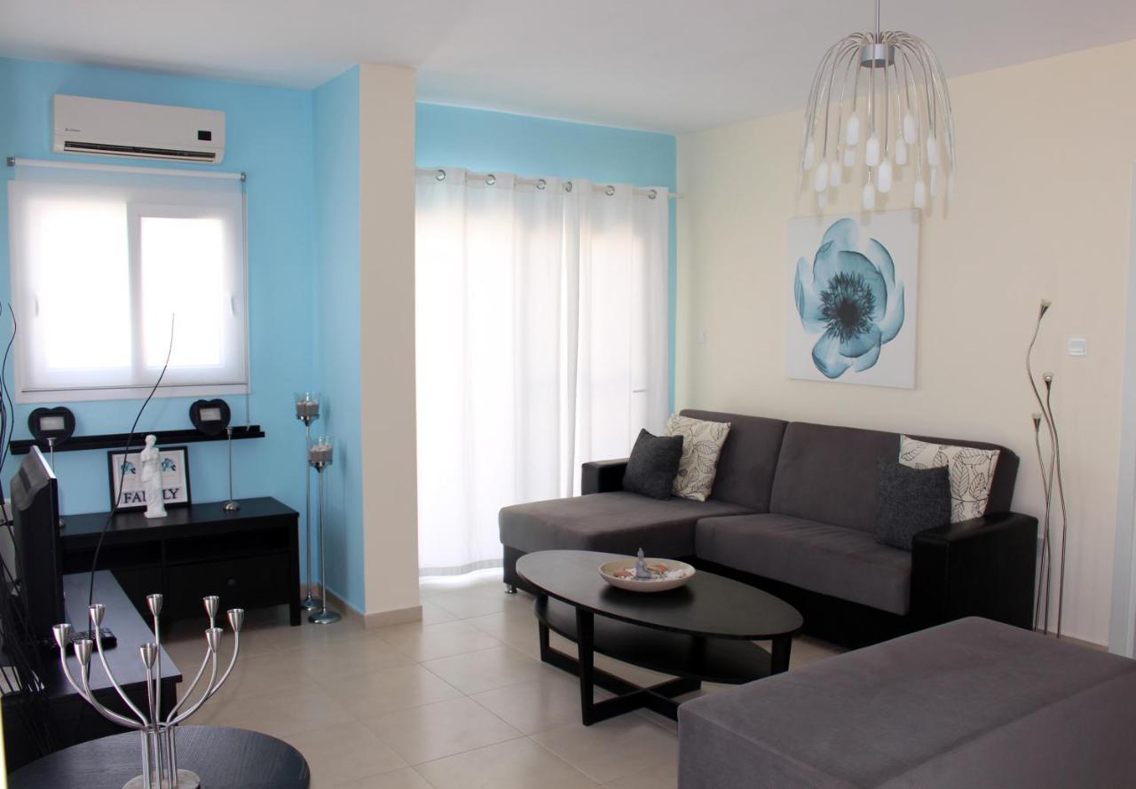 Caesar Beach Villas And Apartments Gastria Esterno foto