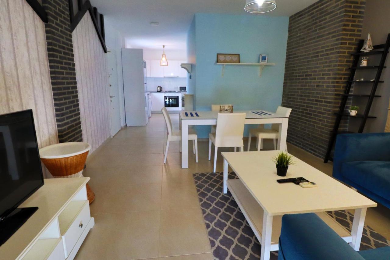 Caesar Beach Villas And Apartments Gastria Esterno foto