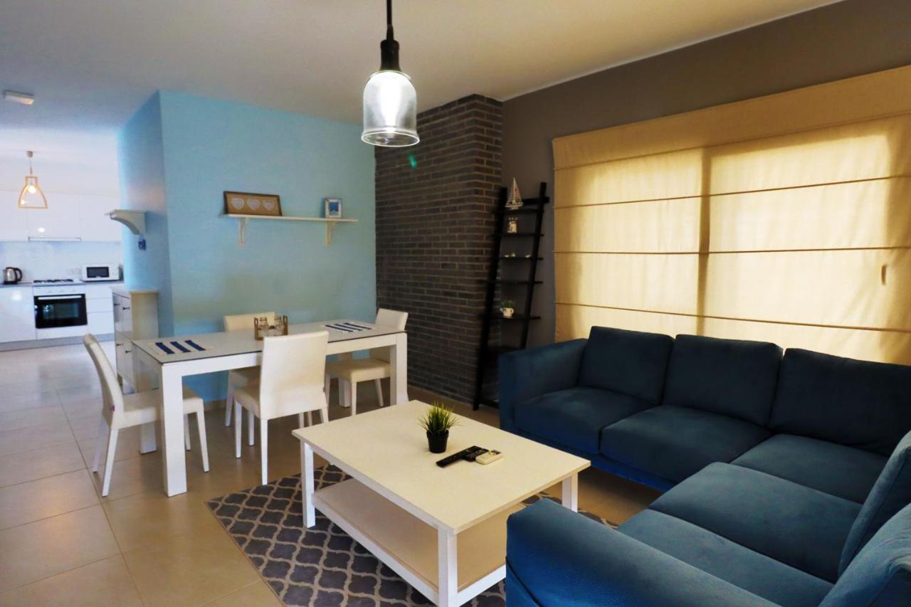 Caesar Beach Villas And Apartments Gastria Esterno foto
