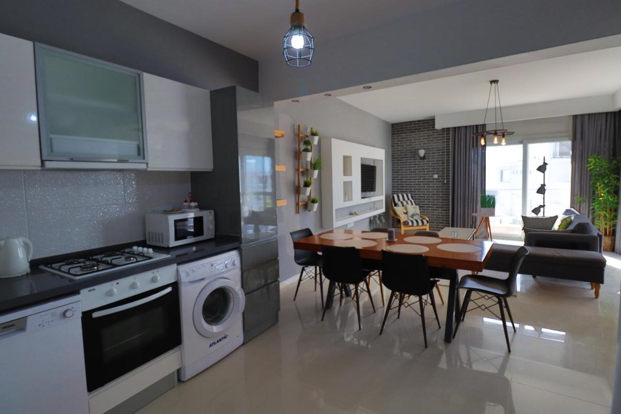 Caesar Beach Villas And Apartments Gastria Esterno foto