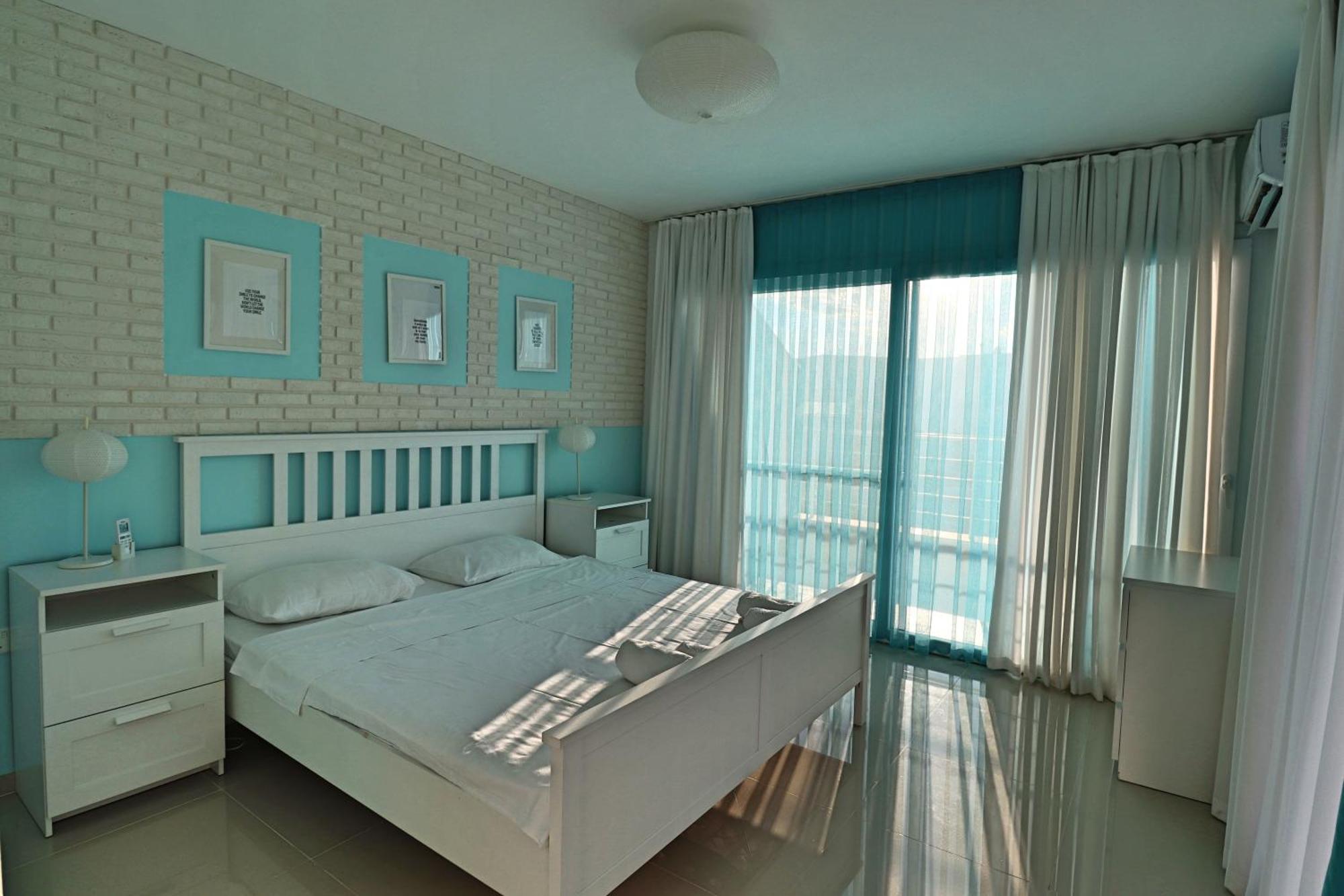 Caesar Beach Villas And Apartments Gastria Esterno foto