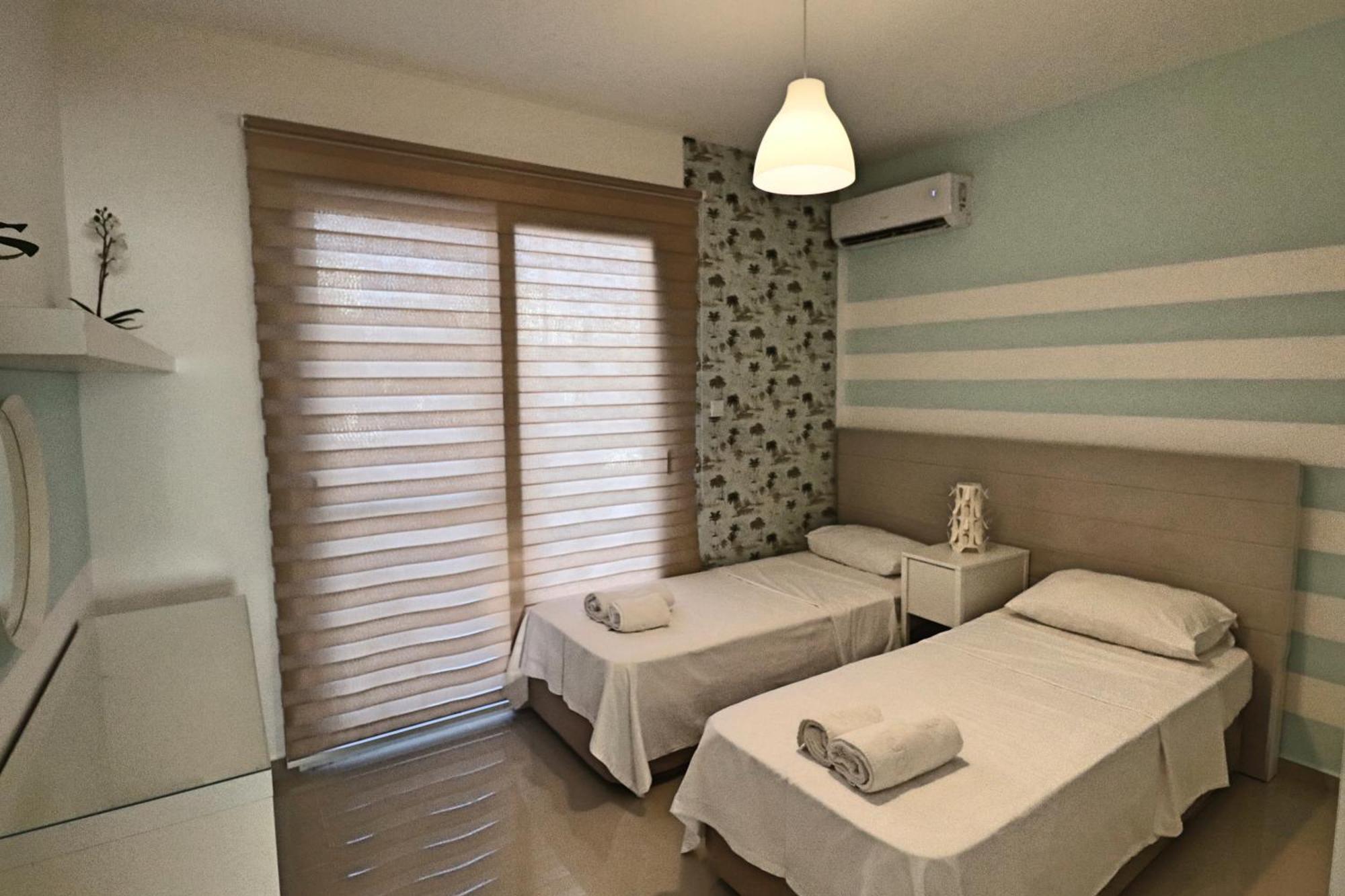 Caesar Beach Villas And Apartments Gastria Esterno foto