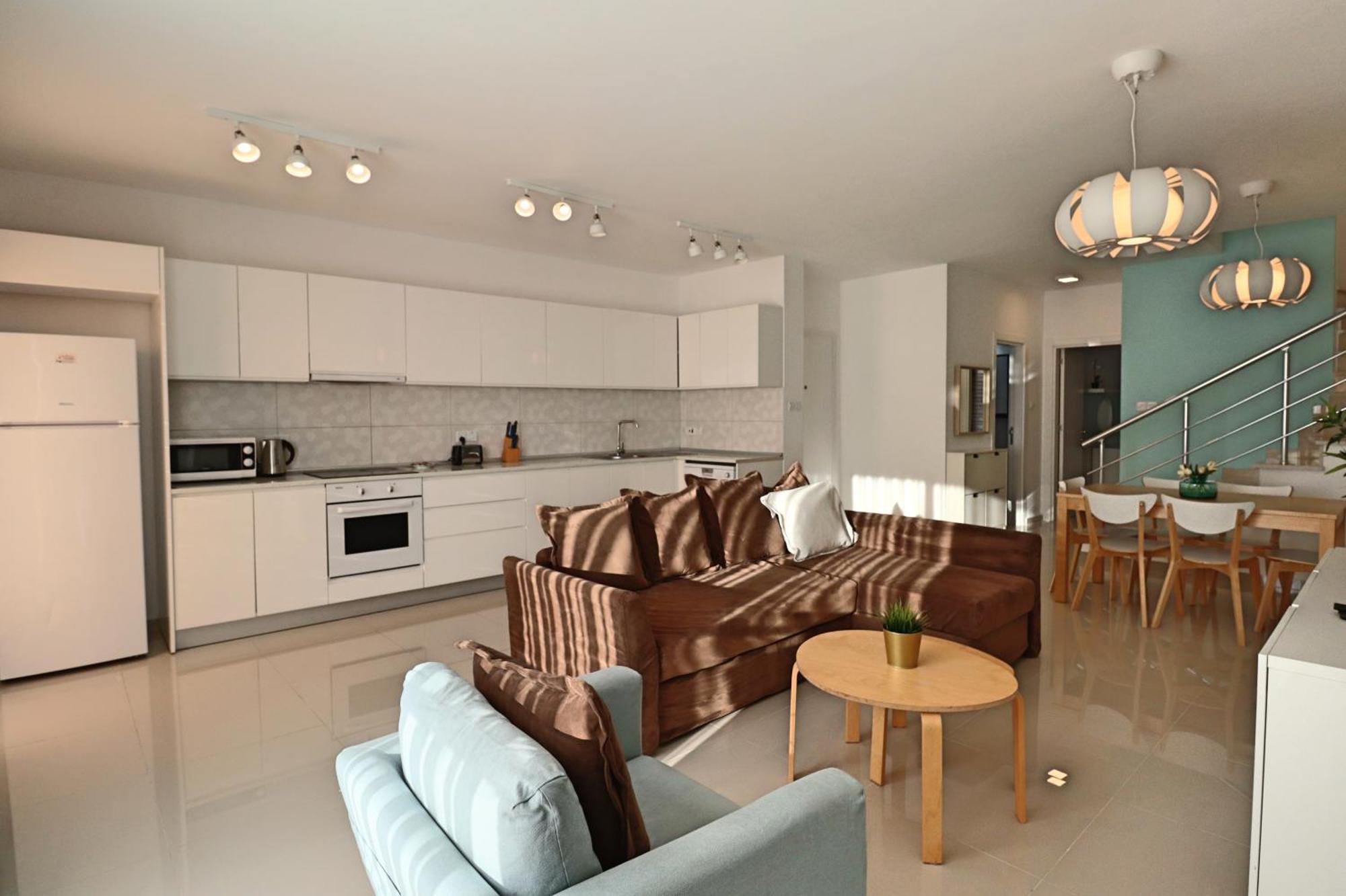 Caesar Beach Villas And Apartments Gastria Esterno foto