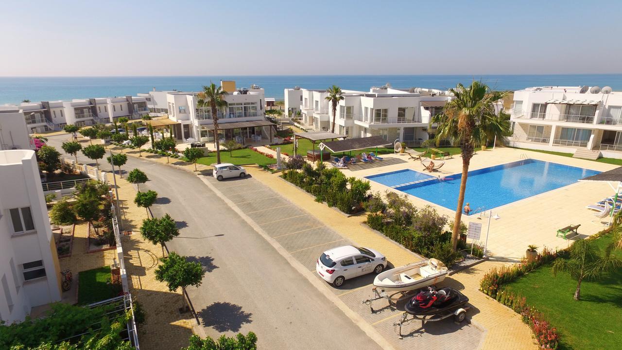 Caesar Beach Villas And Apartments Gastria Esterno foto