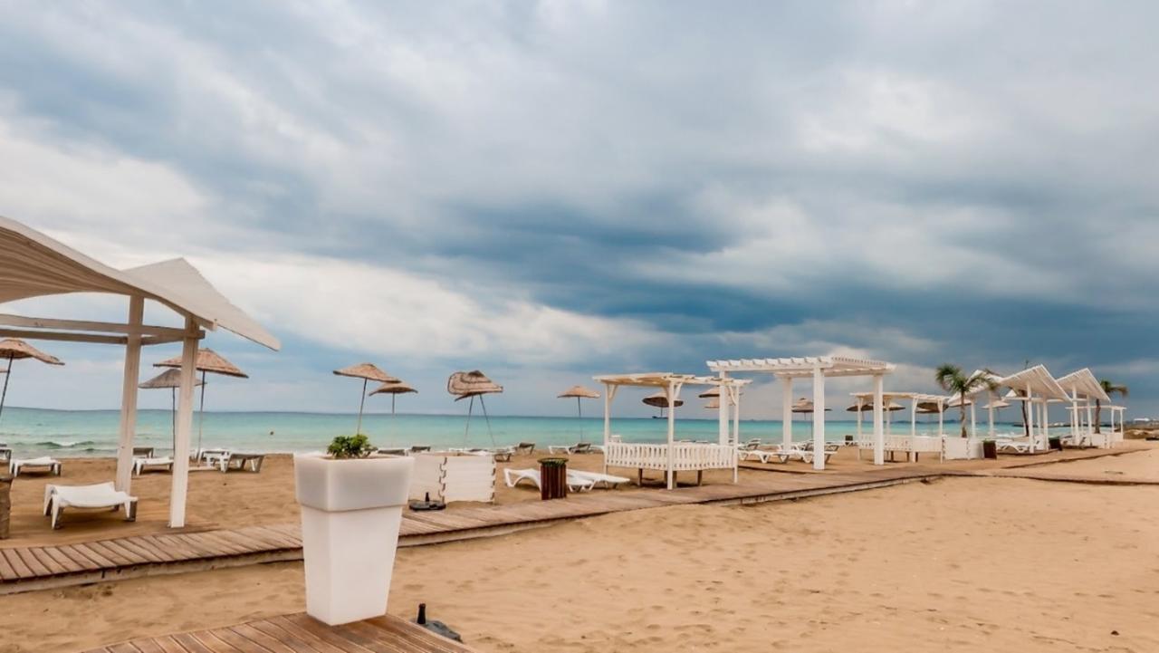 Caesar Beach Villas And Apartments Gastria Esterno foto