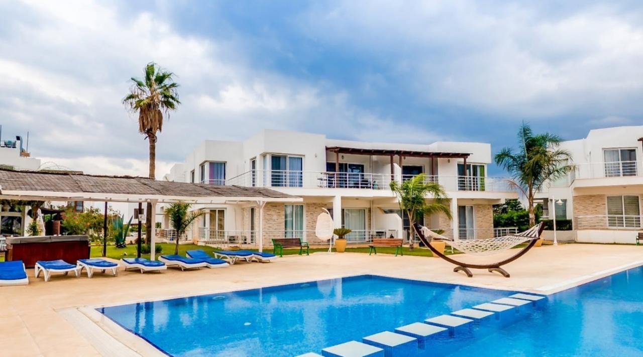 Caesar Beach Villas And Apartments Gastria Esterno foto